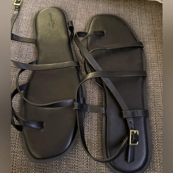 Universal Thread Shoes - Universal Thread Target Black Faux Leather Strappy Sandal 9.5